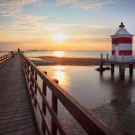 Cozy Flat With Sea View Apartment *