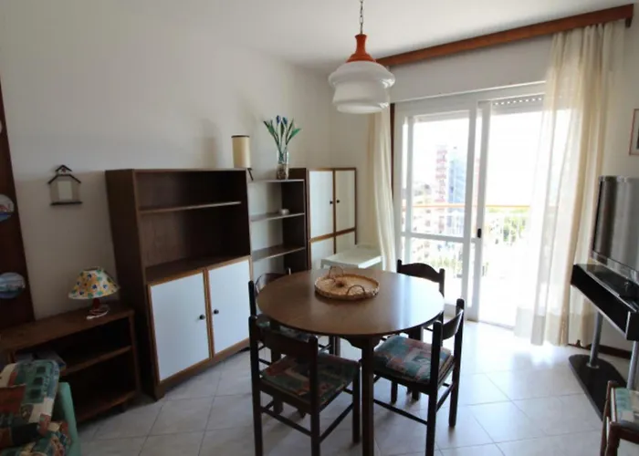Apartment Cozy Flat With Sea View Lignano Sabbiadoro